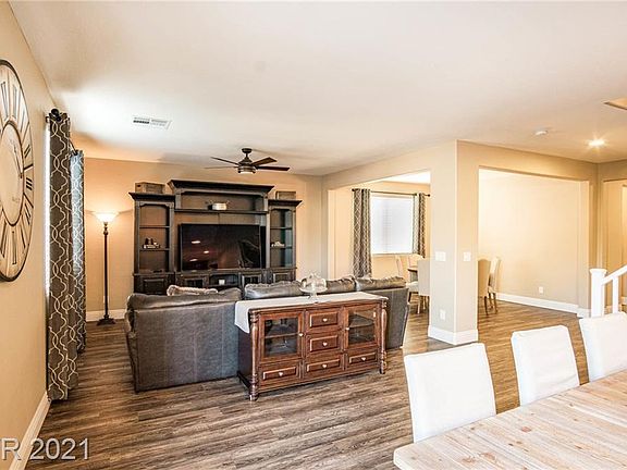 5th image of 110 Opulent Rose Ave