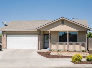 2327 N Park Ct, Visalia, CA 93291