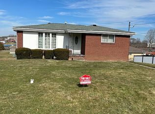 223 Paul Dr, Mount Pleasant, PA 15666