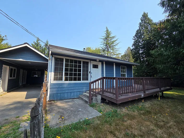 1290 NE Fairgrounds Rd — Photo 3
