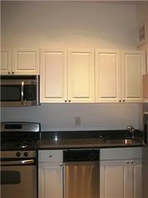 Rented by The Loft Broker | media 17