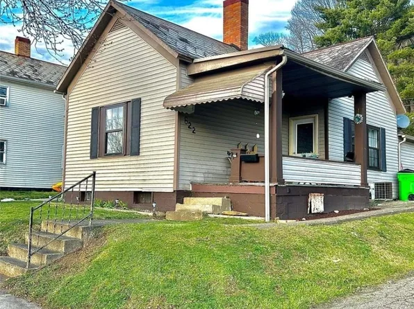 622 N 3rd St, Dennison, OH 44621