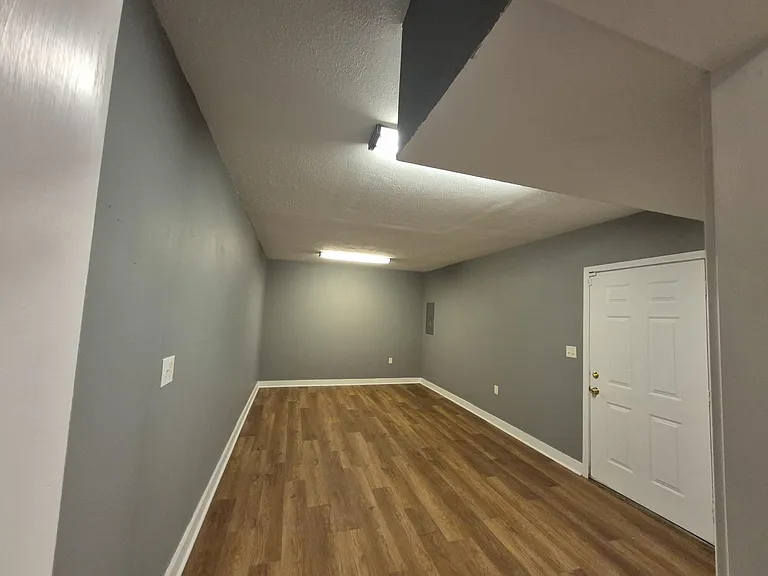 712 Michael Dr — Photo 33