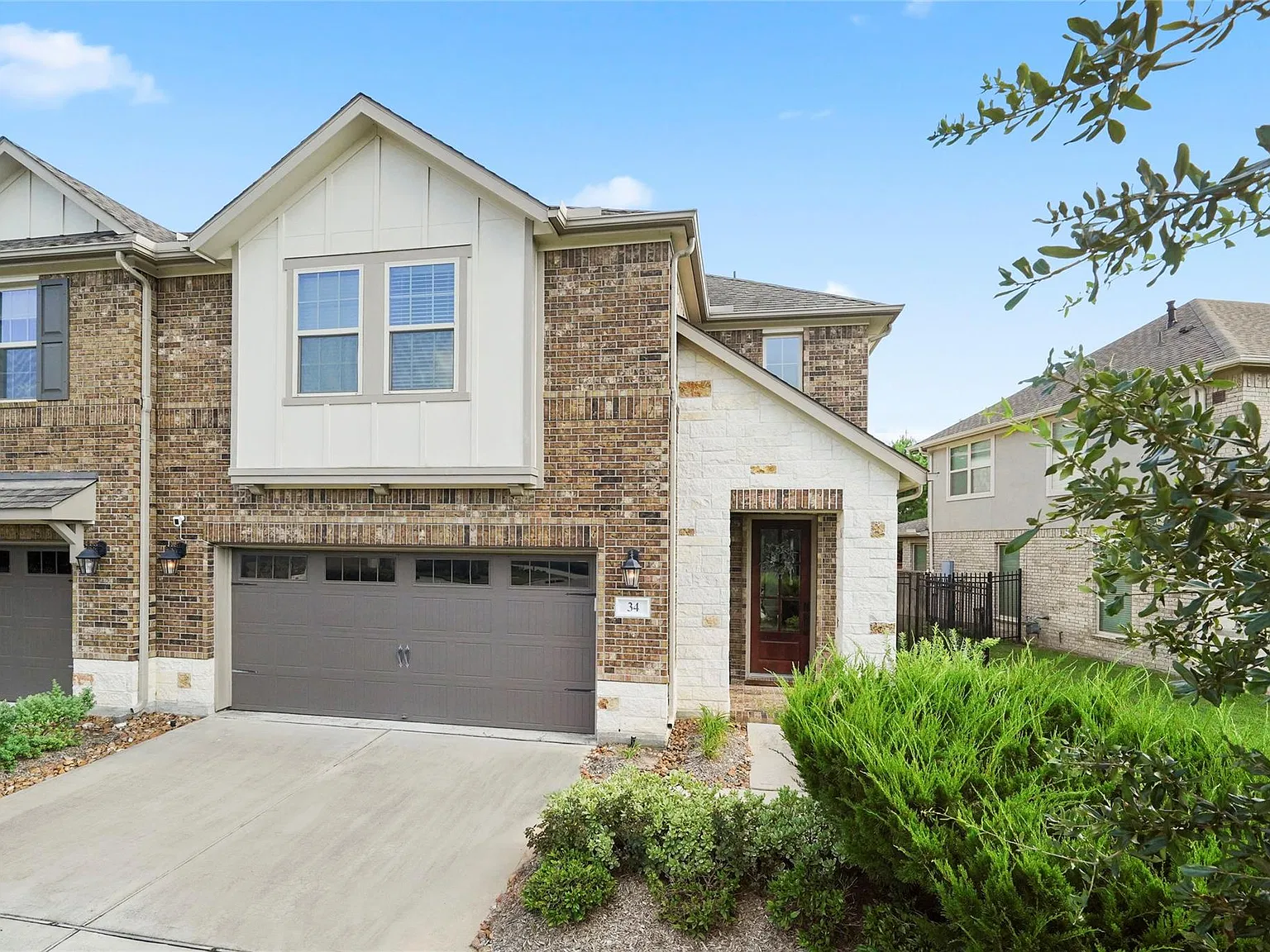 3 bed, 2.5 bath, 2176 sqft, $2,595 — Photo 1