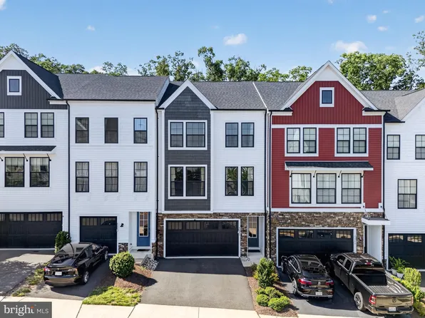 42244 Graves Mountain Ter, Chantilly, VA 20152