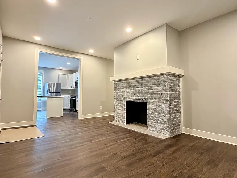 302 N State Ave — Photo 7
