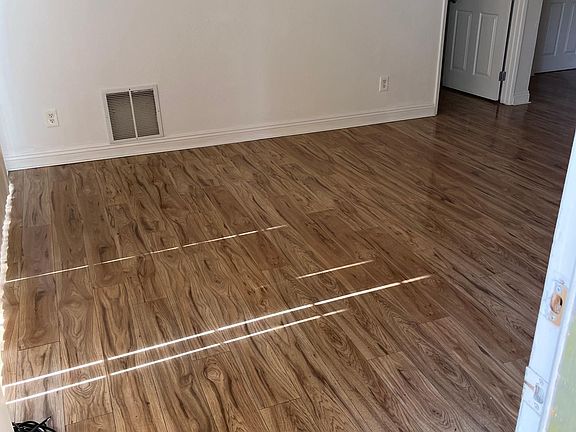 4th image of 5138 S Jones Blvd Unit 103