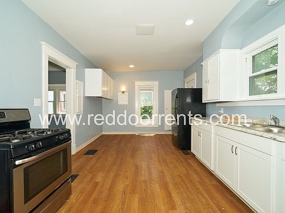 2nd image of 256 Koehne St