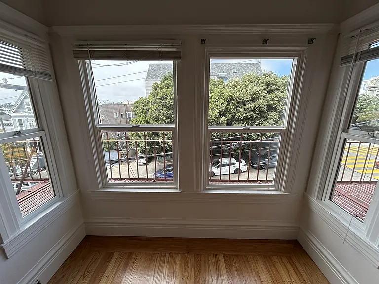 307 Frederick St — Photo 4