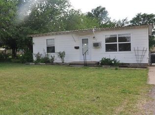 910 S 2nd St, Yukon, OK 73099