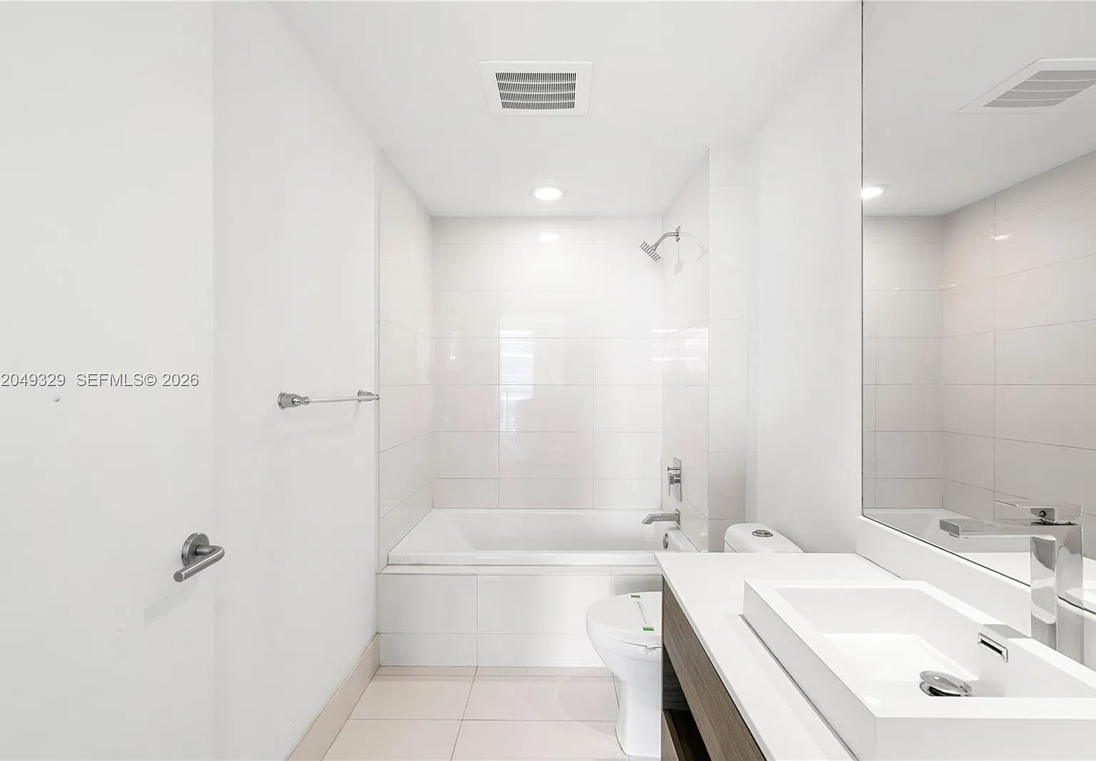 Studio, 530 sqft, $2,650 — Photo 4