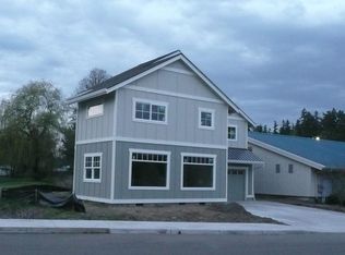 8719 SW Locust St, Portland, OR 97223