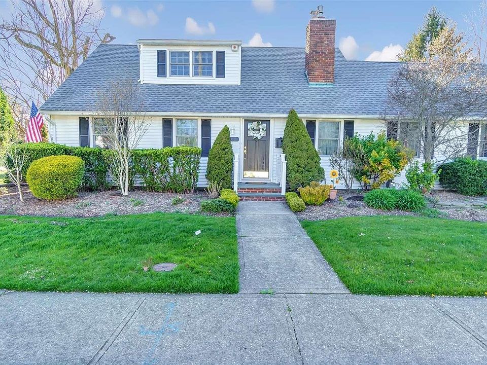 1st image of 102 Sequams Lane