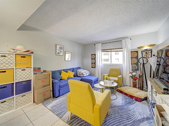 4th image of 14920 SW 82nd Ln #12202