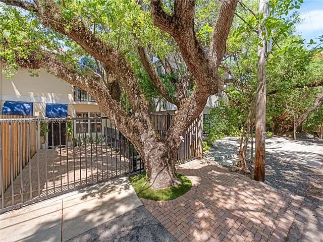 3274 Gifford Ln — Photo 12