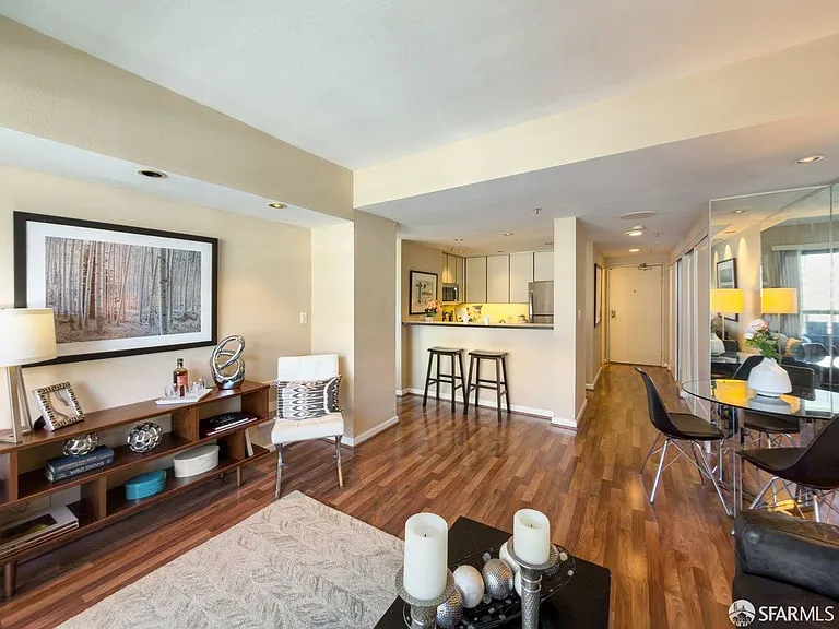 601 Van Ness Ave #411 — Photo 5