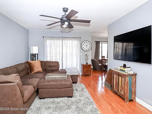 4th image of 2 Elmwood Park Dr APT 412