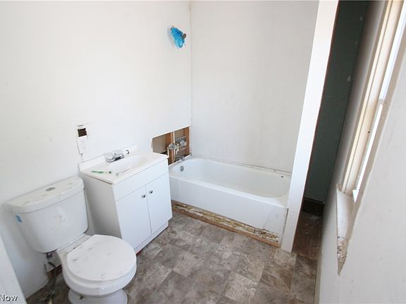 2nd image of 3180 W 44th St #Townhouse
