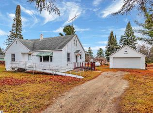 11270 210th Ave, Leroy, MI 49655