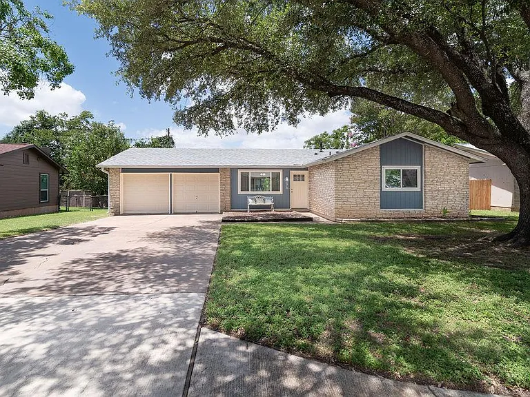 1515 Glenmeadows Dr — Photo 3