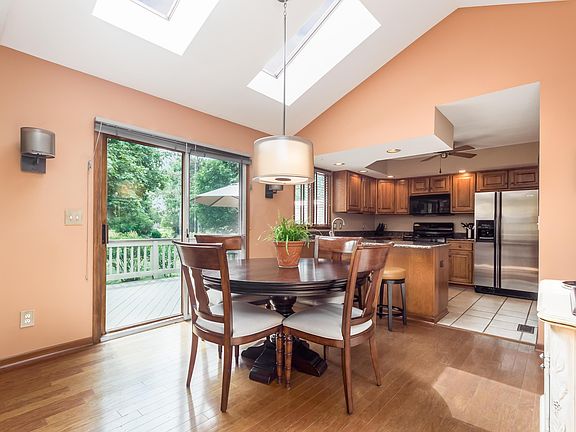 4th image of 10311 Braemar Dr