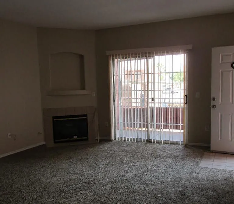 4730 E Craig Rd — Photo 2