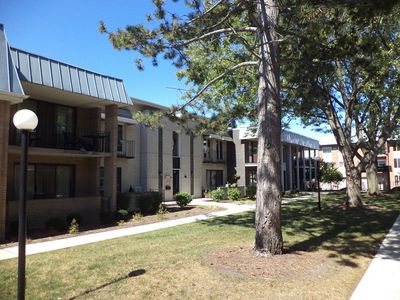 4121 W 98th St APT D, Oak Lawn, IL, 60453