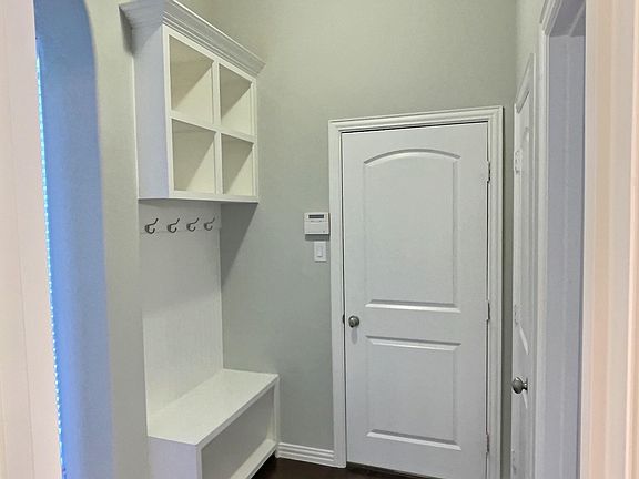 4th image of 3612 Biscayne Dr