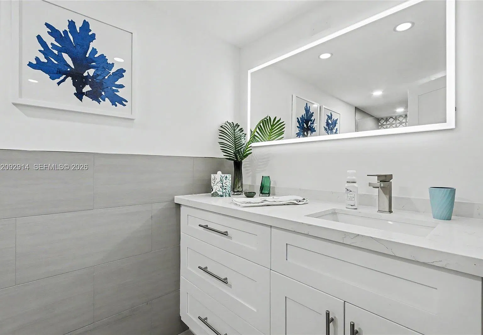 Summit Condo — Photo 1