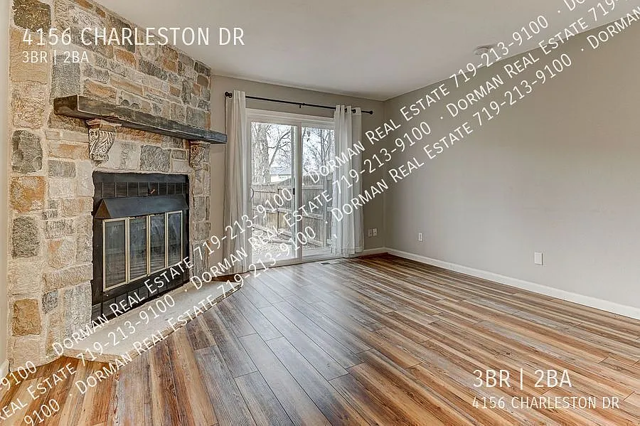 Move-In Special - $500 Off First Month's Rent - 3-Bedroom Townhome With Fireplace — Photo 4