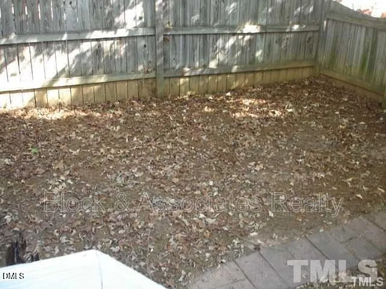 311 Wax Myrtle Ct — Photo 11
