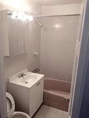 Rented by Quest Realty Sunnyside Corp | media 17