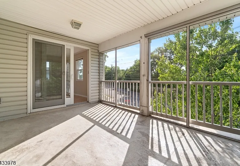 2 Andrew Ct #2 — Photo 14