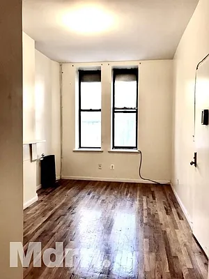 Rented by Mdrn Residential | media 2