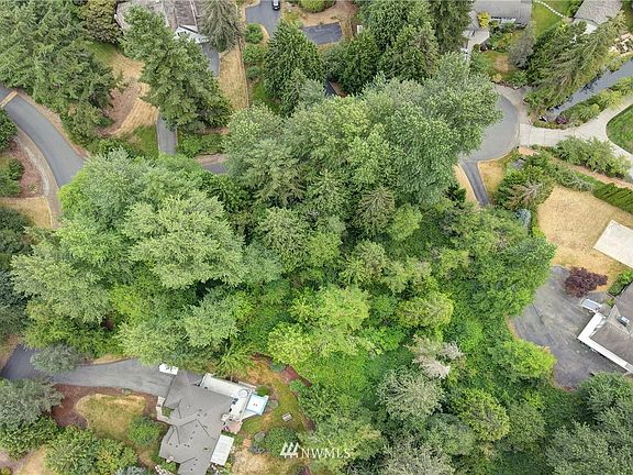 5th image of 11217 167th Ct NE