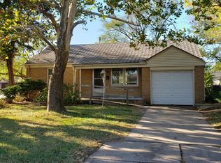 657 S Drury Ln, Wichita, KS 67207