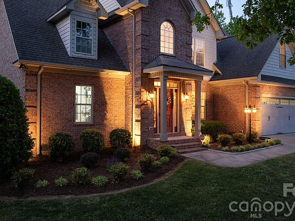 3rd image of 5554 Stillwater Dr