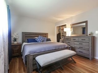 21W785 Glen Valley Dr, Glen Ellyn, IL 60137