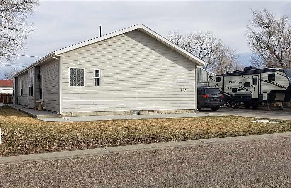 2nd image of 422 Platte Ave