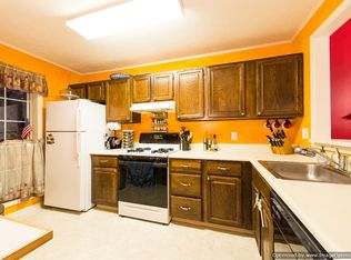 7732 Willow Point Dr, Falls Church, VA 22042