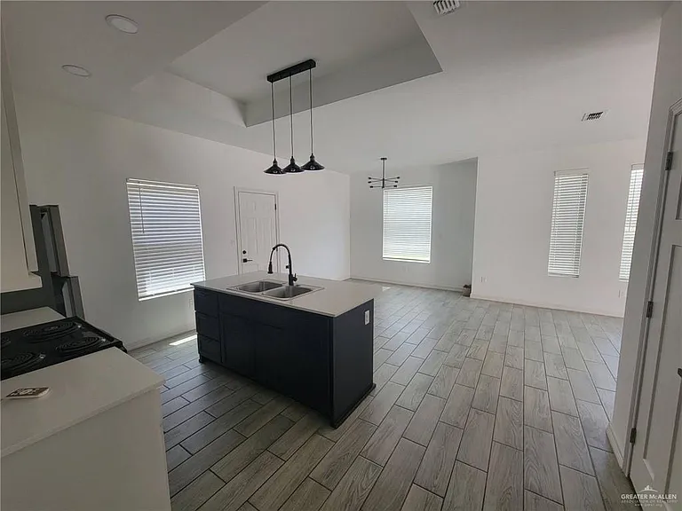 5613 Notre Dame Ave #1 — Photo 7
