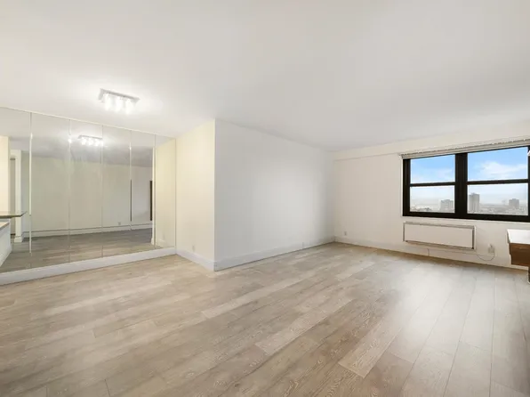 7855 Blvd East image 4 of 20