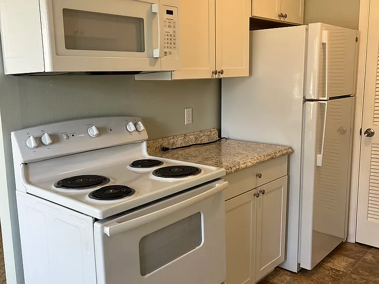 216 Oleander Dr #2 — Photo 7