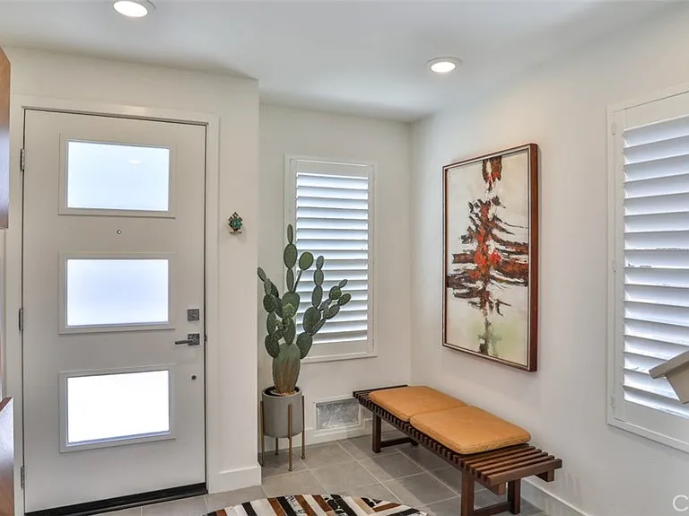1207 Doheny Way — Photo 4