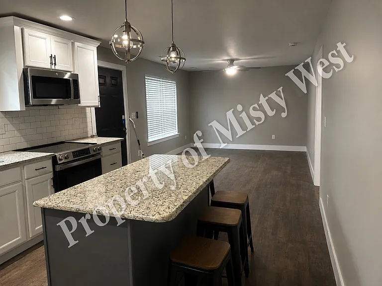 2245 Curtis Ln SE — Photo 3