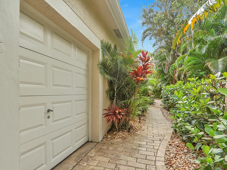 116 Palm Cir — Photo 28
