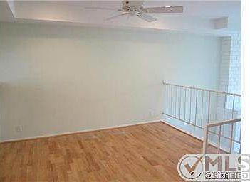 5th image of 5409 Yarmouth Ave Unit 9