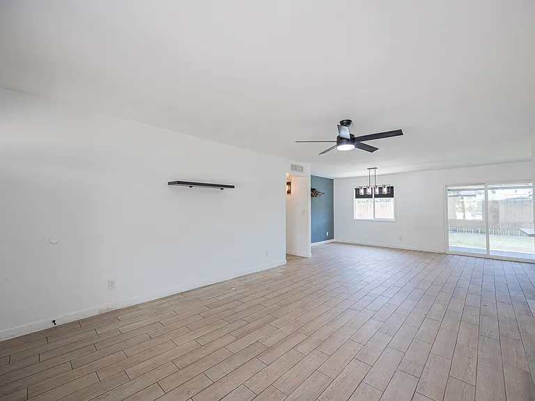 2519 W Vineyard Rd — Photo 7