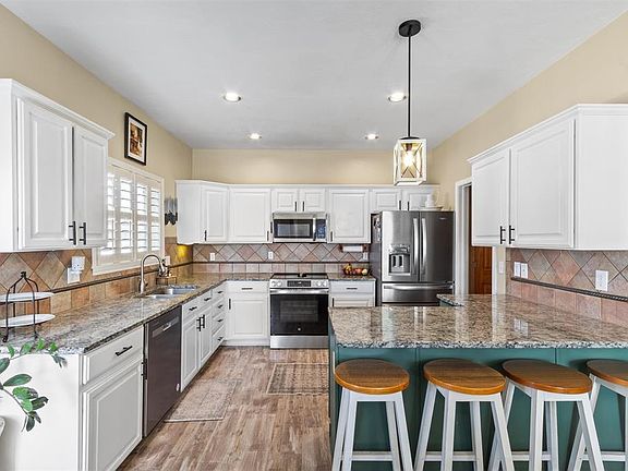 2nd image of 3309 Meadows Parkway