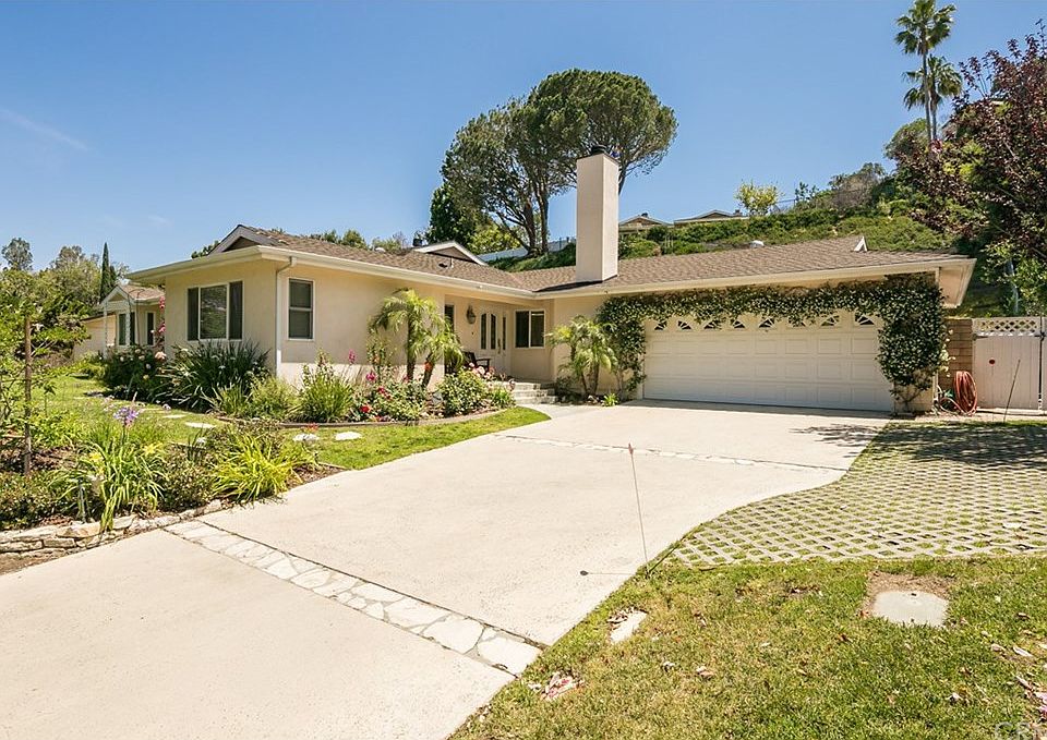 1st image of 38 Encanto Dr